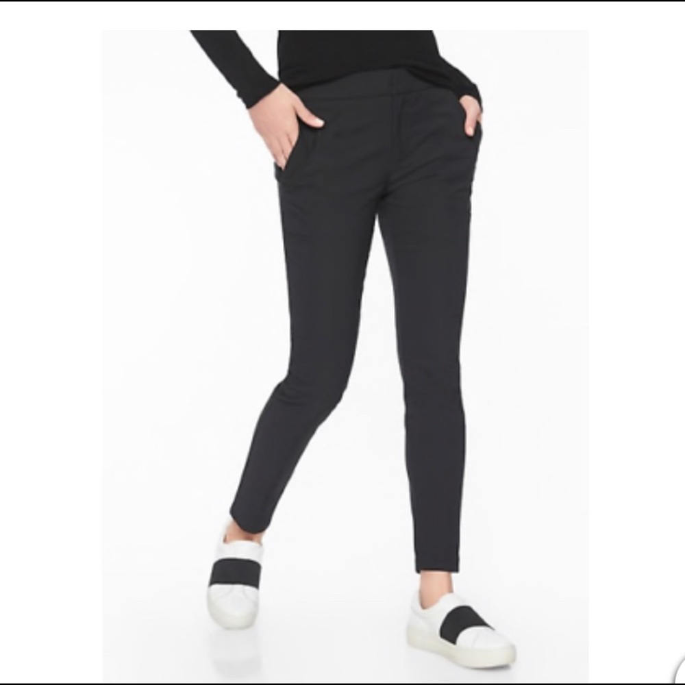 Athleta black Wander Stash pants